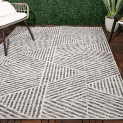 Silva Geometric Indoor/Outdoor Area Rug – Stylish Gray & White Design for Versatile Home Décor